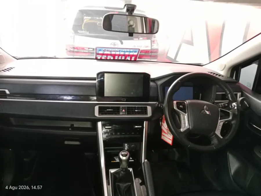 Foto Mobil Bekas Dashboard Mitsubishi Xpander 1.5 tahun 2023