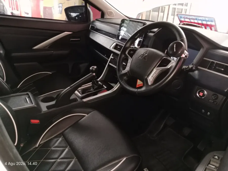 Foto Mobil Bekas Kabin Depan Mitsubishi Xpander 1.5 tahun 2023