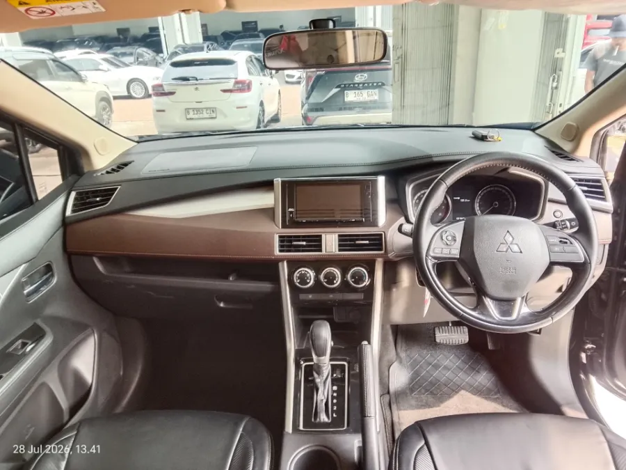 Foto Mobil Bekas Dashboard Mitsubishi Xpander 1.5 Cross tahun 2019