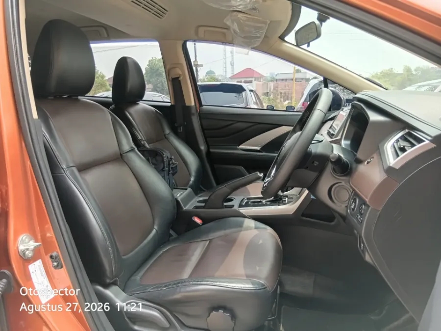 Foto Mobil Bekas Kabin Depan Mitsubishi Xpander 1.5 Cross tahun 2019