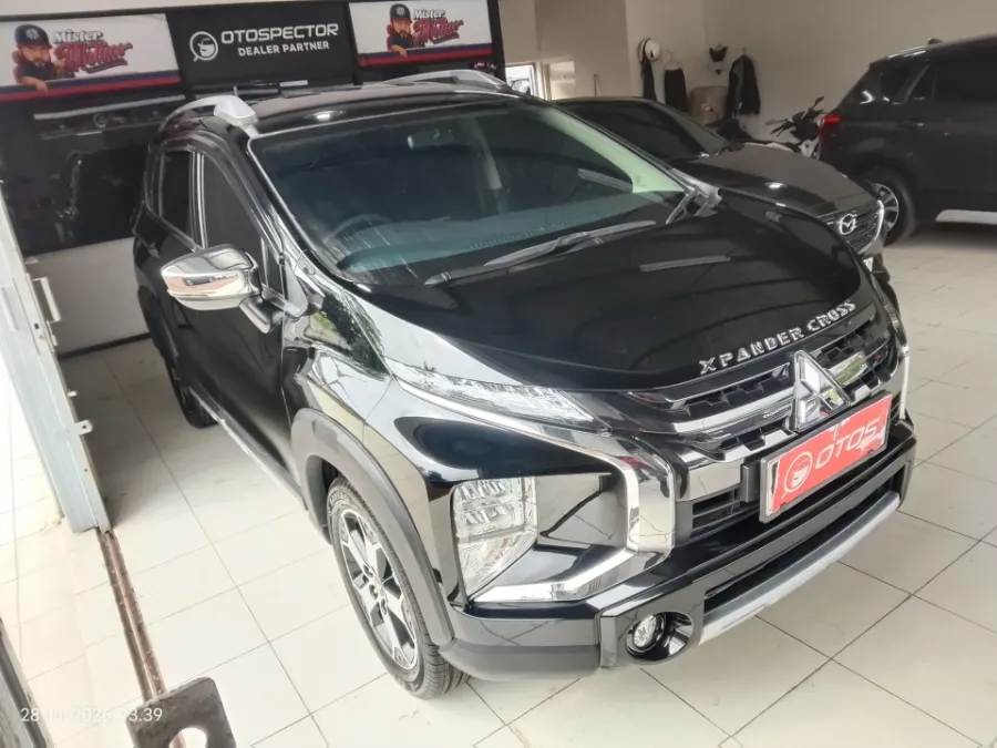Foto Mobil Bekas Kanan Depan Mitsubishi Xpander 1.5 Cross tahun 2019