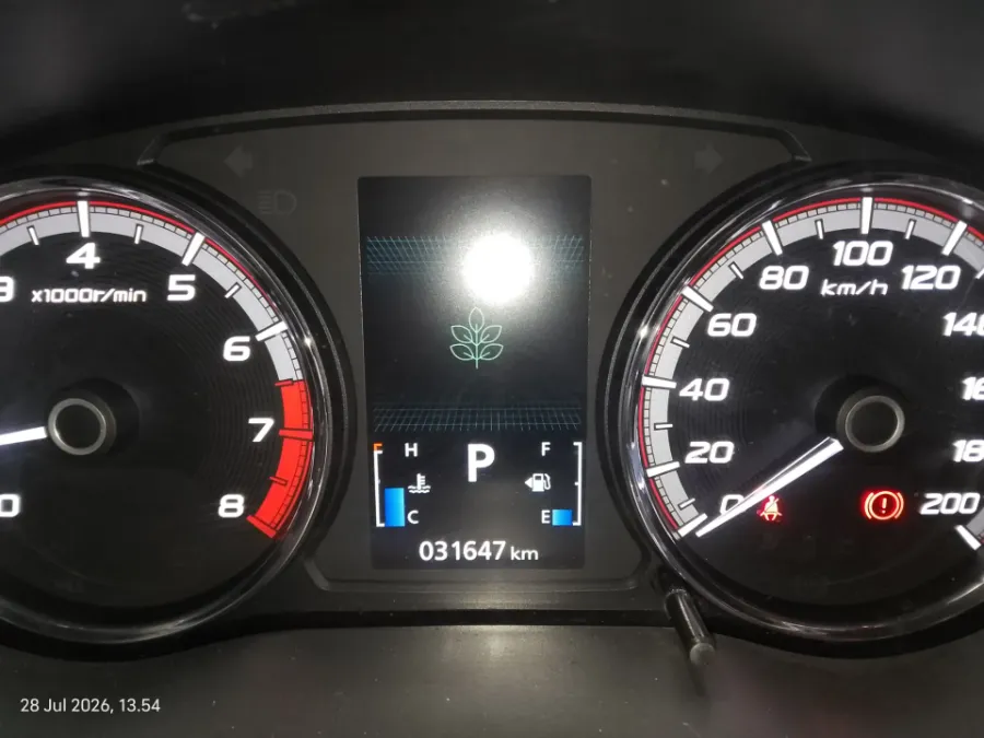 Foto Mobil Bekas Odometer Mitsubishi Xpander 1.5 Cross tahun 2019