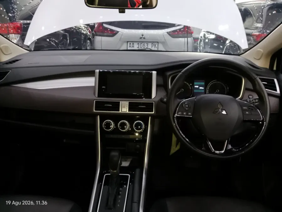Foto Mobil Bekas Dashboard Mitsubishi Xpander 1.5 Cross tahun 2020