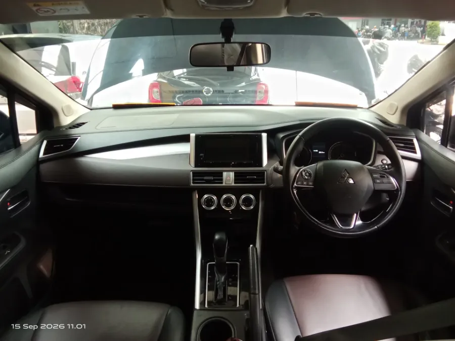 Foto Mobil Bekas Dashboard Mitsubishi Xpander 1.5 Cross tahun 2020