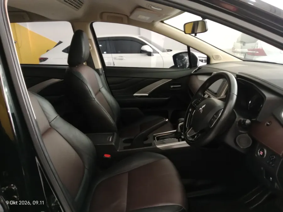 Foto Mobil Bekas Kabin Depan Mitsubishi Xpander 1.5 Cross tahun 2020