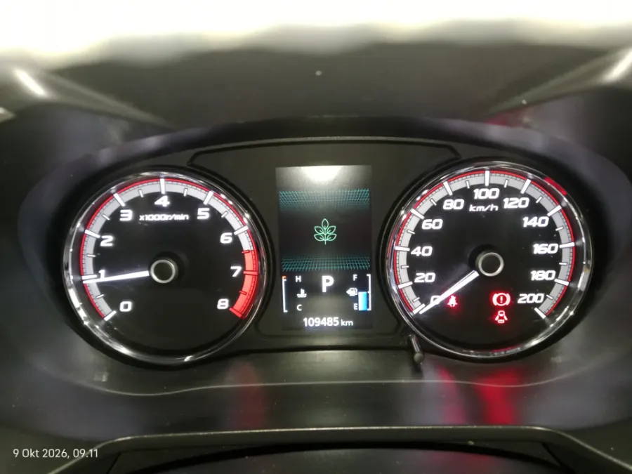 Foto Mobil Bekas Odometer Mitsubishi Xpander 1.5 Cross tahun 2020