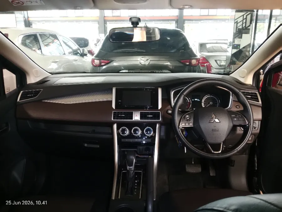 Foto Mobil Bekas Dashboard Mitsubishi Xpander 1.5 Cross tahun 2021