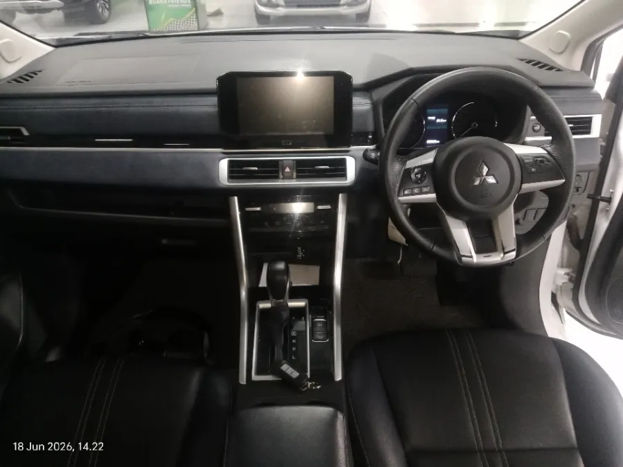 Foto Mobil Bekas Dashboard Mitsubishi Xpander 1.5 Cross tahun 2021