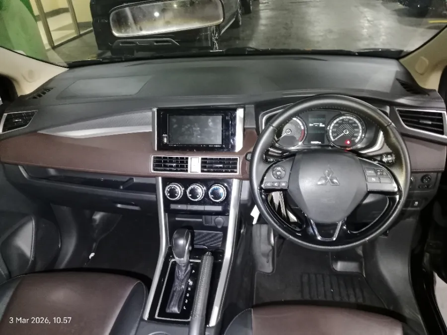 Foto Mobil Bekas Dashboard Mitsubishi Xpander 1.5 Cross tahun 2021