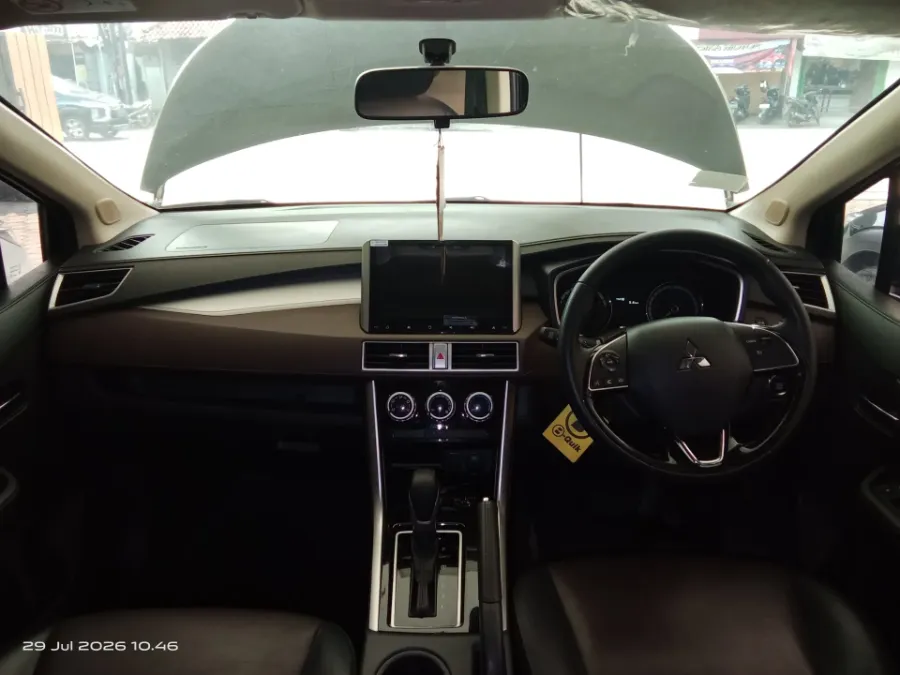 Foto Mobil Bekas Dashboard Mitsubishi Xpander 1.5 Cross tahun 2021