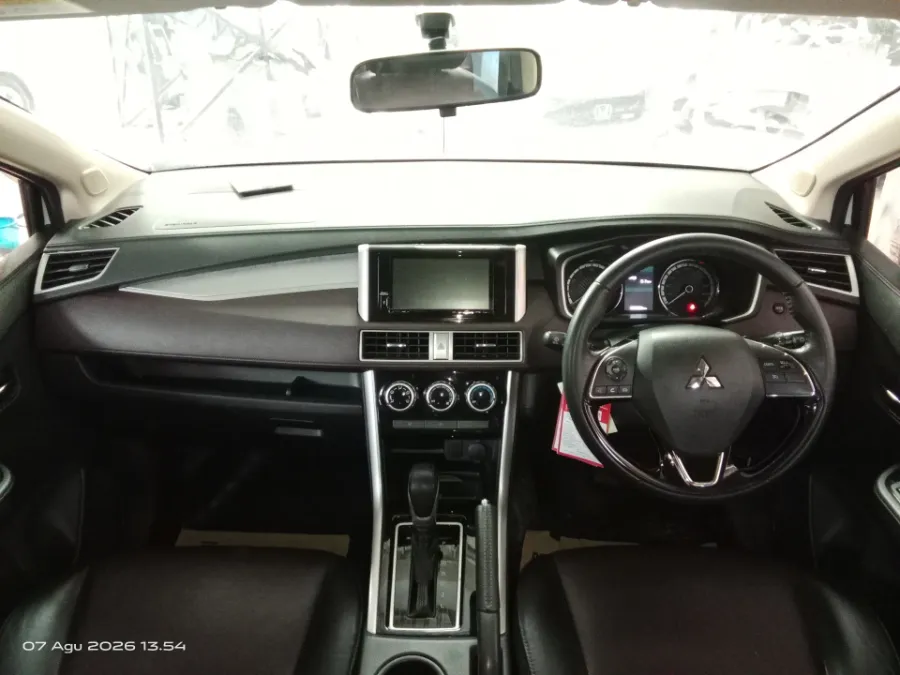 Foto Mobil Bekas Dashboard Mitsubishi Xpander 1.5 Cross tahun 2021