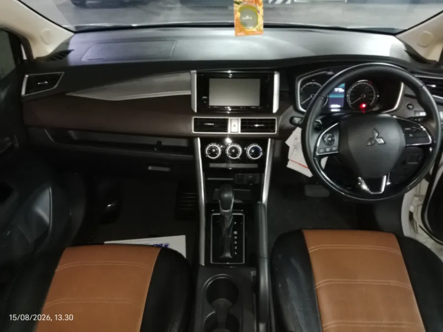 Foto Mobil Bekas Dashboard Mitsubishi Xpander 1.5 Cross tahun 2021