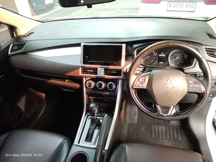 Foto Mobil Bekas Dashboard Mitsubishi Xpander 1.5 Cross tahun 2021
