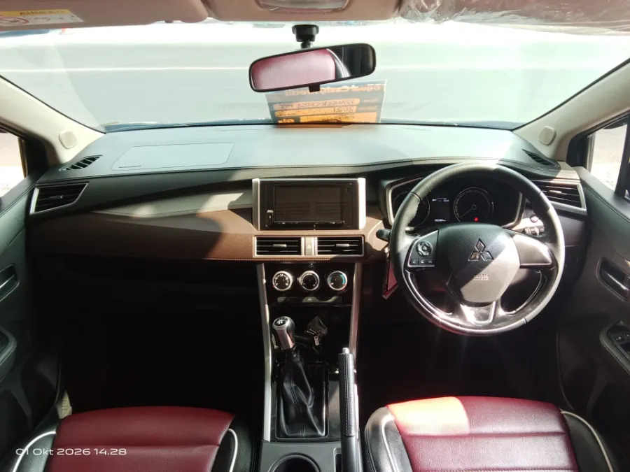 Foto Mobil Bekas Dashboard Mitsubishi Xpander 1.5 Cross tahun 2021