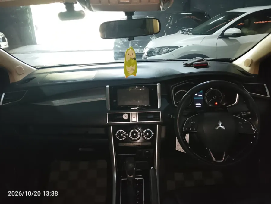 Foto Mobil Bekas Dashboard Mitsubishi Xpander 1.5 Cross tahun 2021