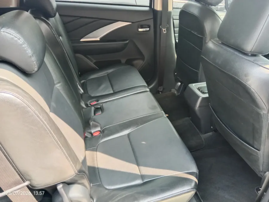 Foto Mobil Bekas Kabin Belakang Mitsubishi Xpander 1.5 Cross tahun 2021
