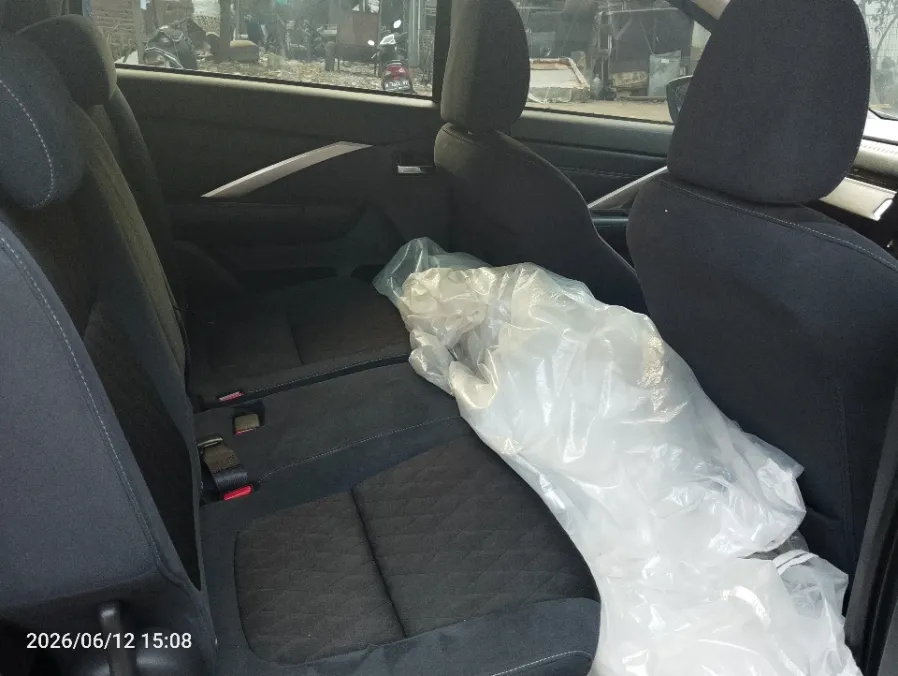 Foto Mobil Bekas Kabin Belakang Mitsubishi Xpander 1.5 Cross tahun 2021