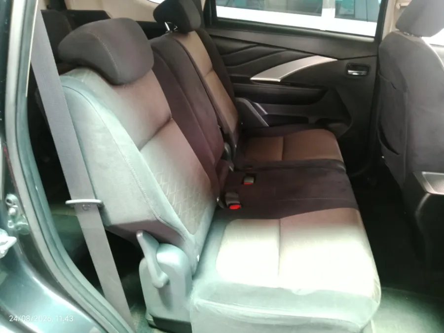 Foto Mobil Bekas Kabin Belakang Mitsubishi Xpander 1.5 Cross tahun 2021