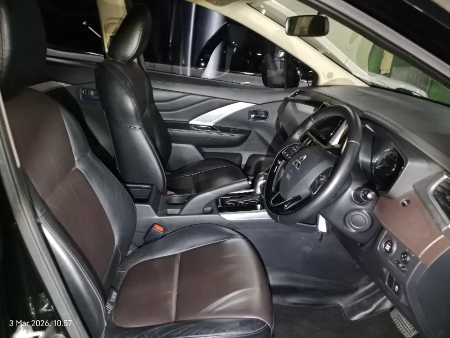 Foto Mobil Bekas Kabin Depan Mitsubishi Xpander 1.5 Cross tahun 2021