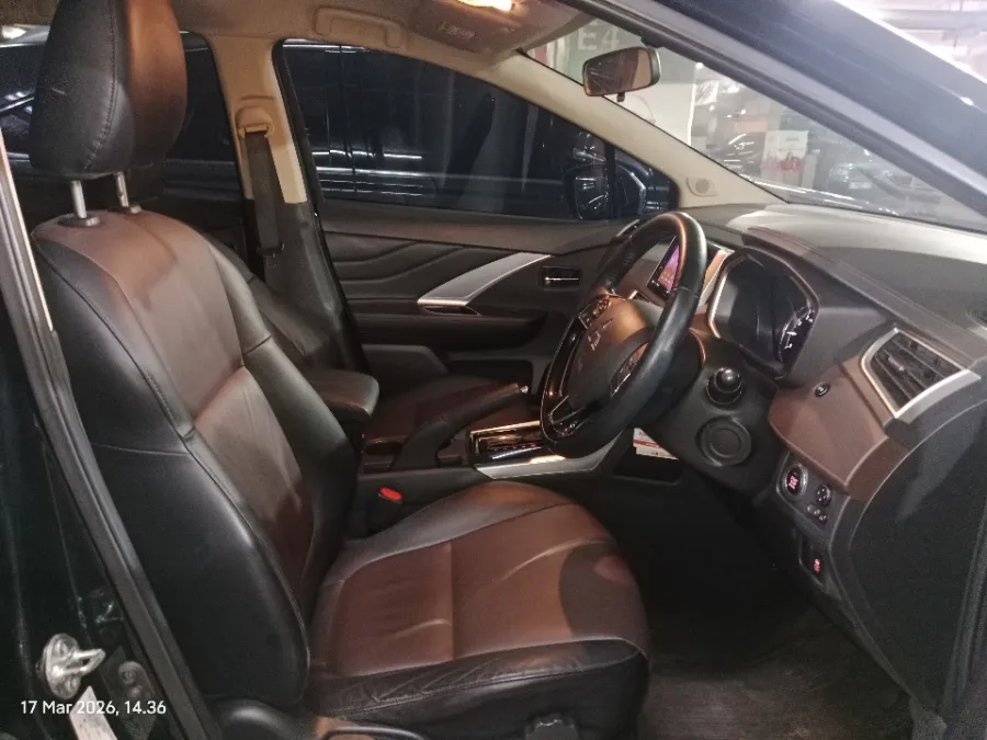 Foto Mobil Bekas Kabin Depan Mitsubishi Xpander 1.5 Cross tahun 2021