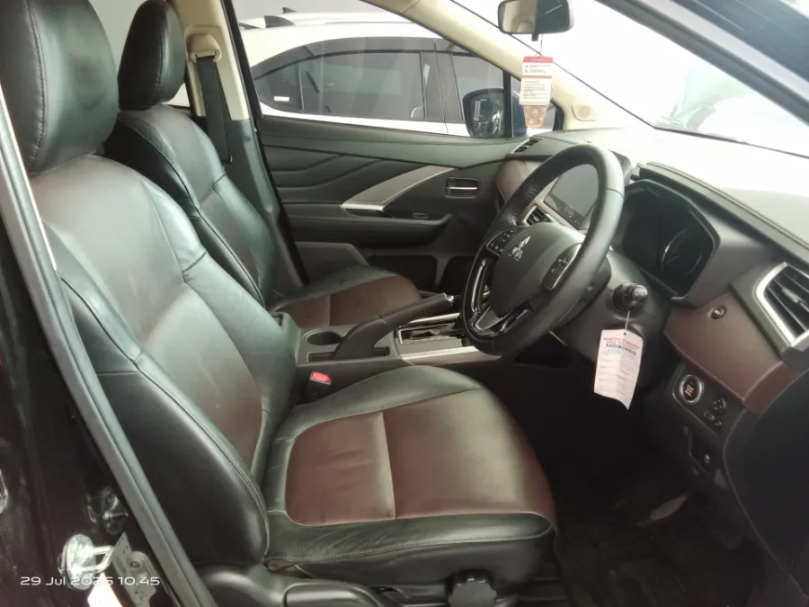 Foto Mobil Bekas Kabin Depan Mitsubishi Xpander 1.5 Cross tahun 2021