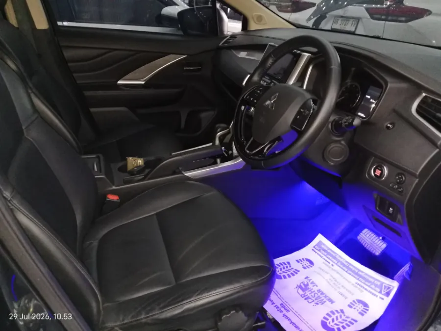Foto Mobil Bekas Kabin Depan Mitsubishi Xpander 1.5 Cross tahun 2021