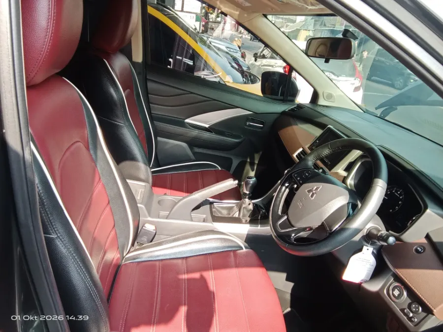 Foto Mobil Bekas Kabin Depan Mitsubishi Xpander 1.5 Cross tahun 2021