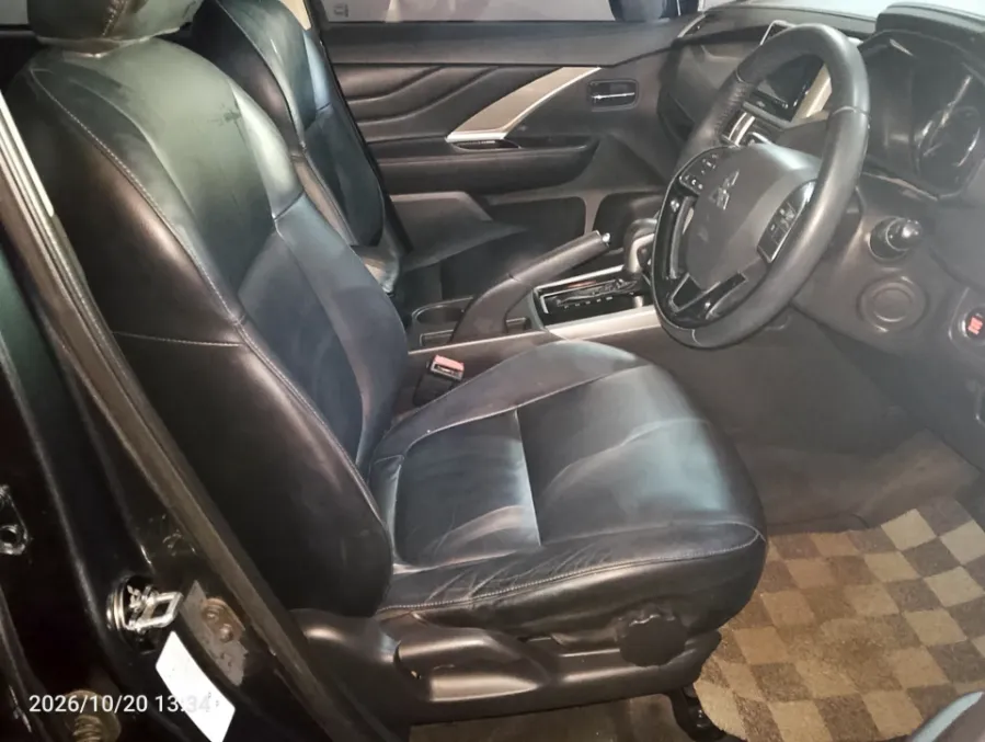 Foto Mobil Bekas Kabin Depan Mitsubishi Xpander 1.5 Cross tahun 2021