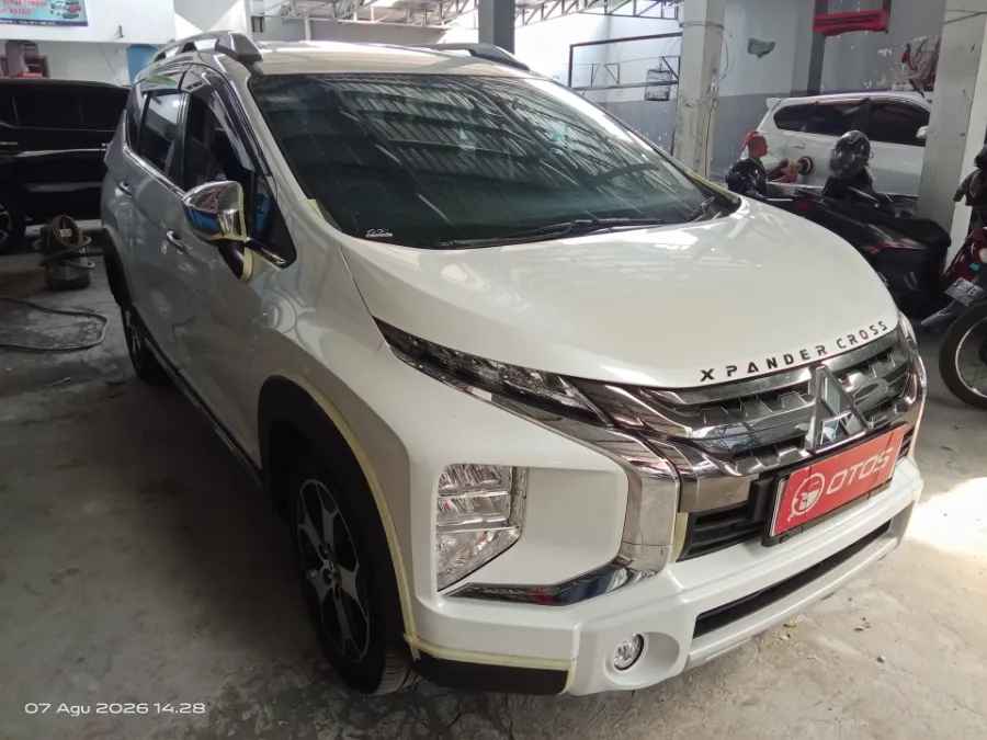 Foto Mobil Bekas Kanan Depan Mitsubishi Xpander 1.5 Cross tahun 2021