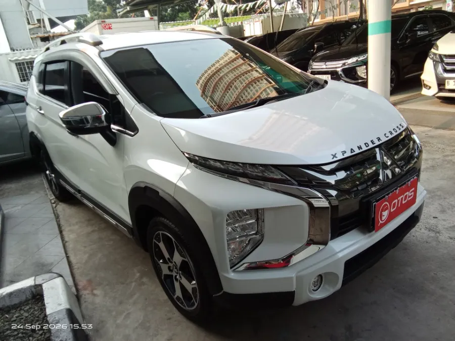 Foto Mobil Bekas Kanan Depan Mitsubishi Xpander 1.5 Cross tahun 2021