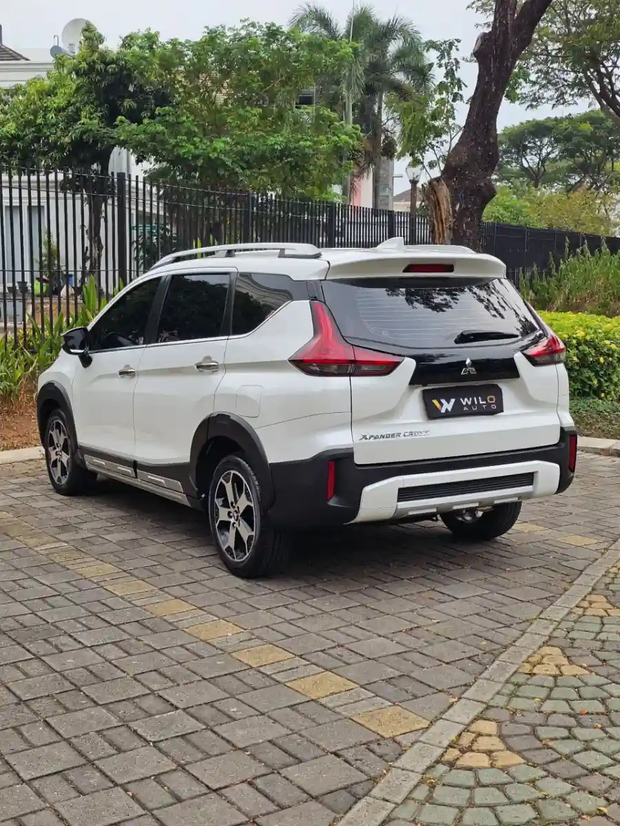 Foto Mobil Bekas Kiri Belakang Mitsubishi Xpander 1.5 Cross tahun 2021