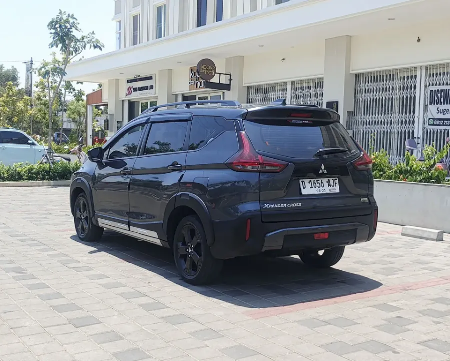 Foto Mobil Bekas Kiri Belakang Mitsubishi Xpander 1.5 Cross tahun 2021