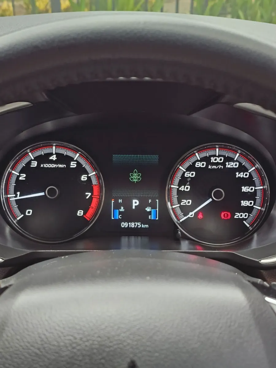 Foto Mobil Bekas Odometer Mitsubishi Xpander 1.5 Cross tahun 2021