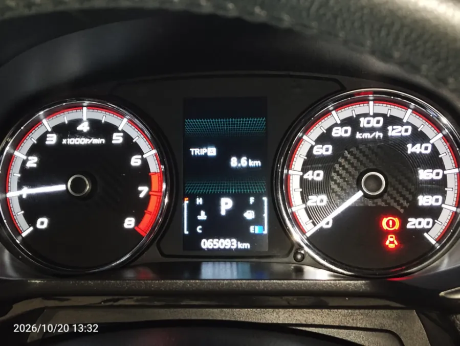 Foto Mobil Bekas Odometer Mitsubishi Xpander 1.5 Cross tahun 2021