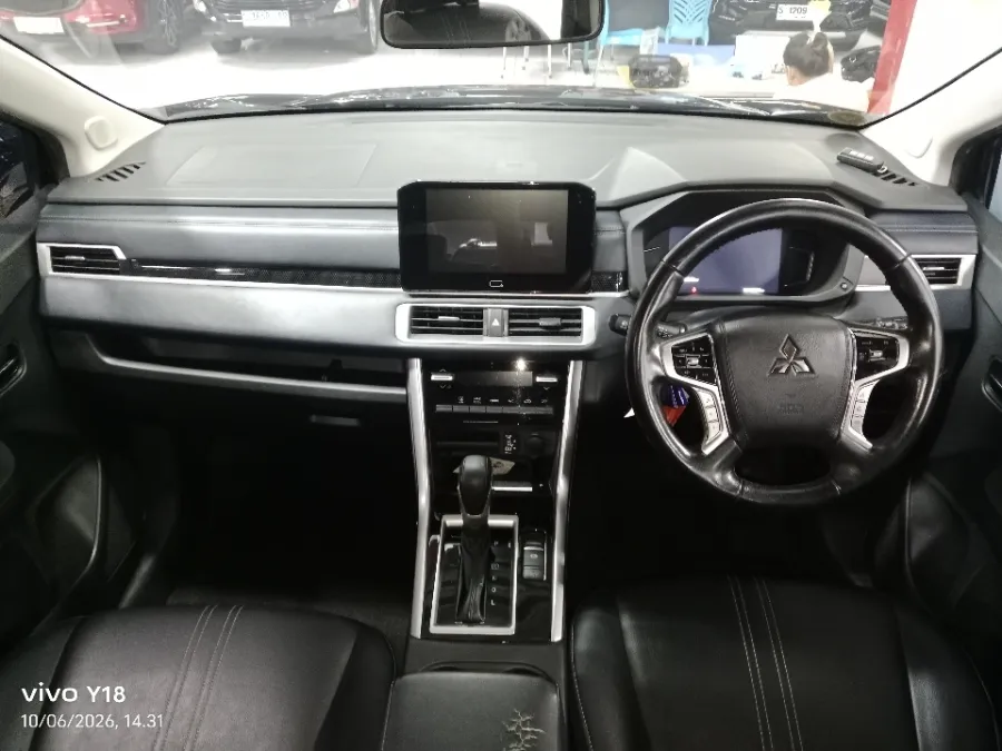 Foto Mobil Bekas Dashboard Mitsubishi Xpander 1.5 Cross tahun 2022