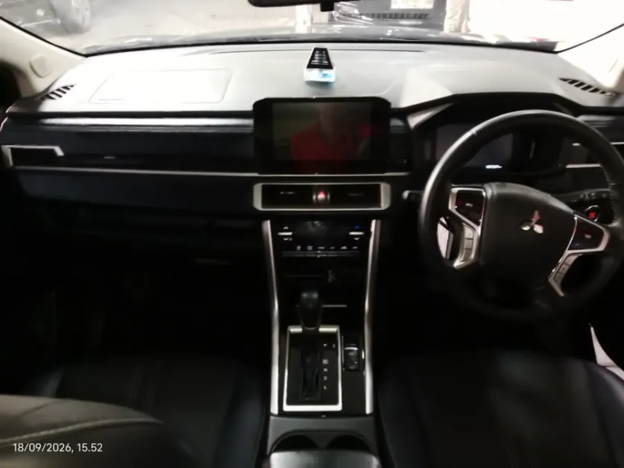Foto Mobil Bekas Dashboard Mitsubishi Xpander 1.5 Cross tahun 2022