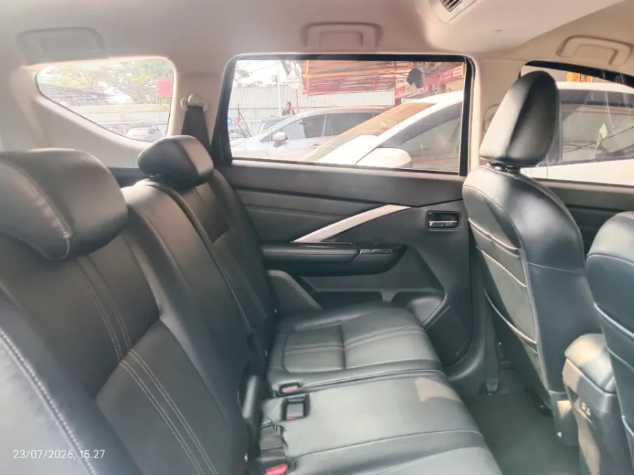 Foto Mobil Bekas Kabin Belakang Mitsubishi Xpander 1.5 Cross tahun 2022