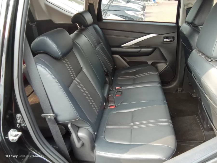 Foto Mobil Bekas Kabin Belakang Mitsubishi Xpander 1.5 Cross tahun 2022