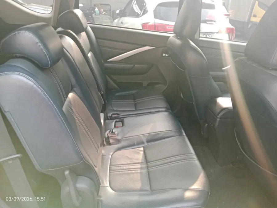 Foto Mobil Bekas Kabin Belakang Mitsubishi Xpander 1.5 Cross tahun 2022