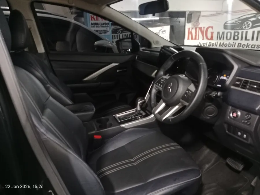Foto Mobil Bekas Kabin Depan Mitsubishi Xpander 1.5 Cross tahun 2022