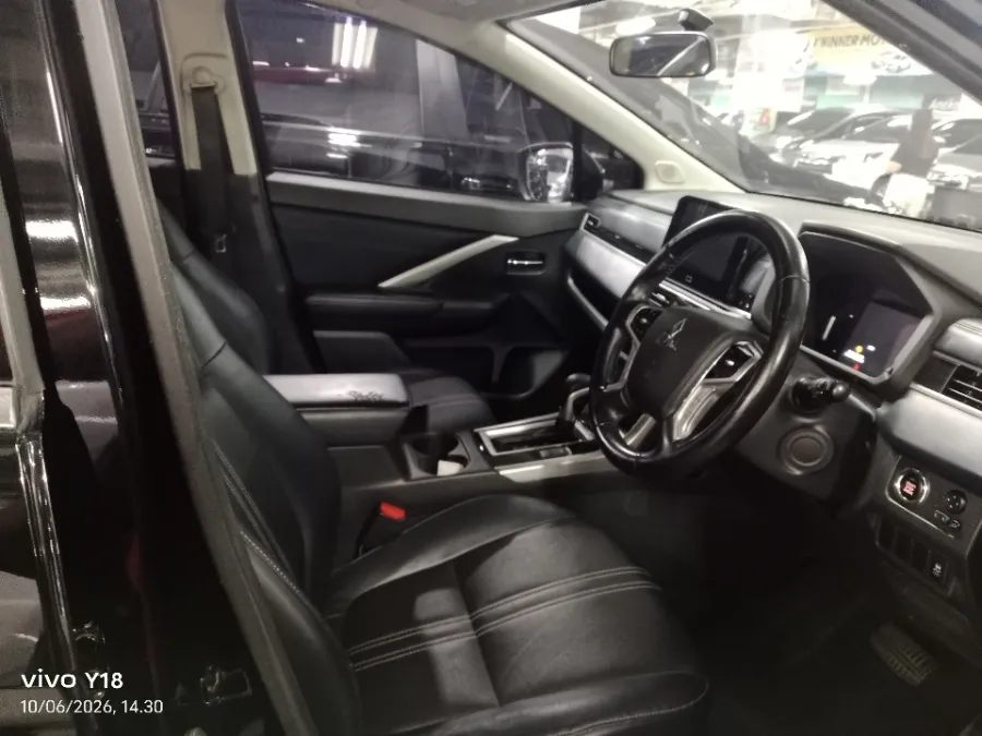 Foto Mobil Bekas Kabin Depan Mitsubishi Xpander 1.5 Cross tahun 2022