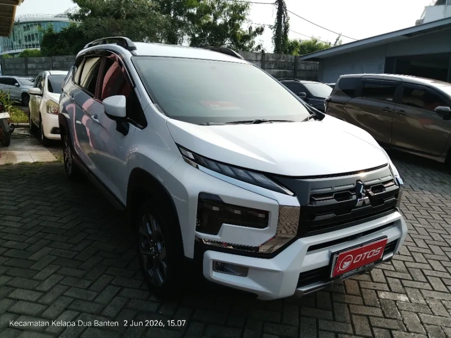 Foto Mobil Bekas Kanan Depan Mitsubishi Xpander 1.5 Cross tahun 2022