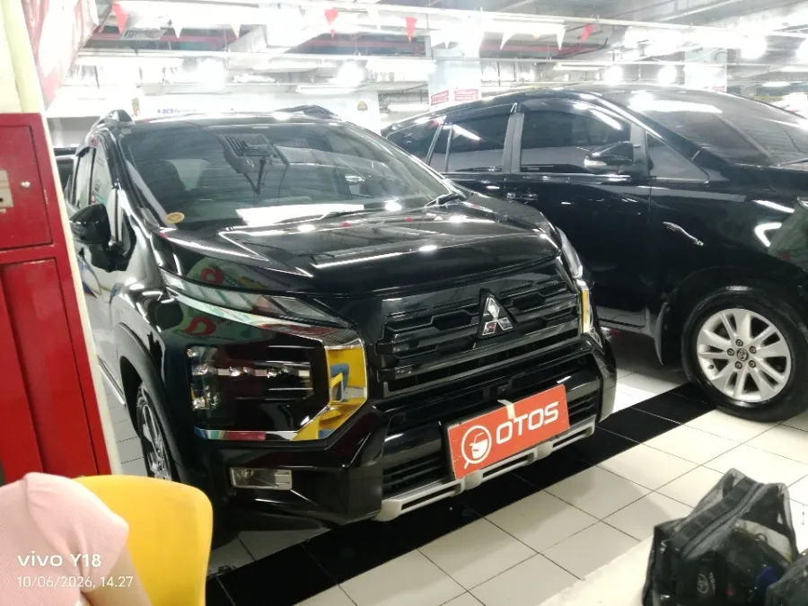 Foto Mobil Bekas Kanan Depan Mitsubishi Xpander 1.5 Cross tahun 2022