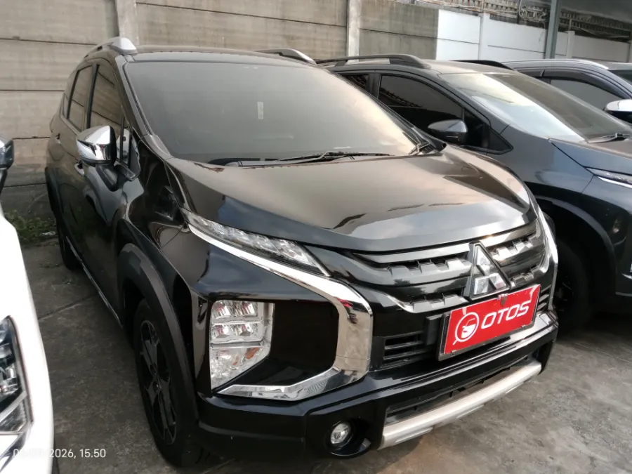 Foto Mobil Bekas Kanan Depan Mitsubishi Xpander 1.5 Cross tahun 2022