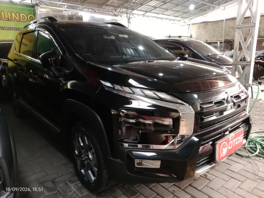 Foto Mobil Bekas Kanan Depan Mitsubishi Xpander 1.5 Cross tahun 2022