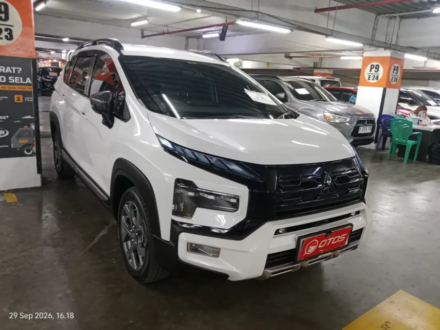 Foto Mobil Bekas Kanan Depan Mitsubishi Xpander 1.5 Cross tahun 2022