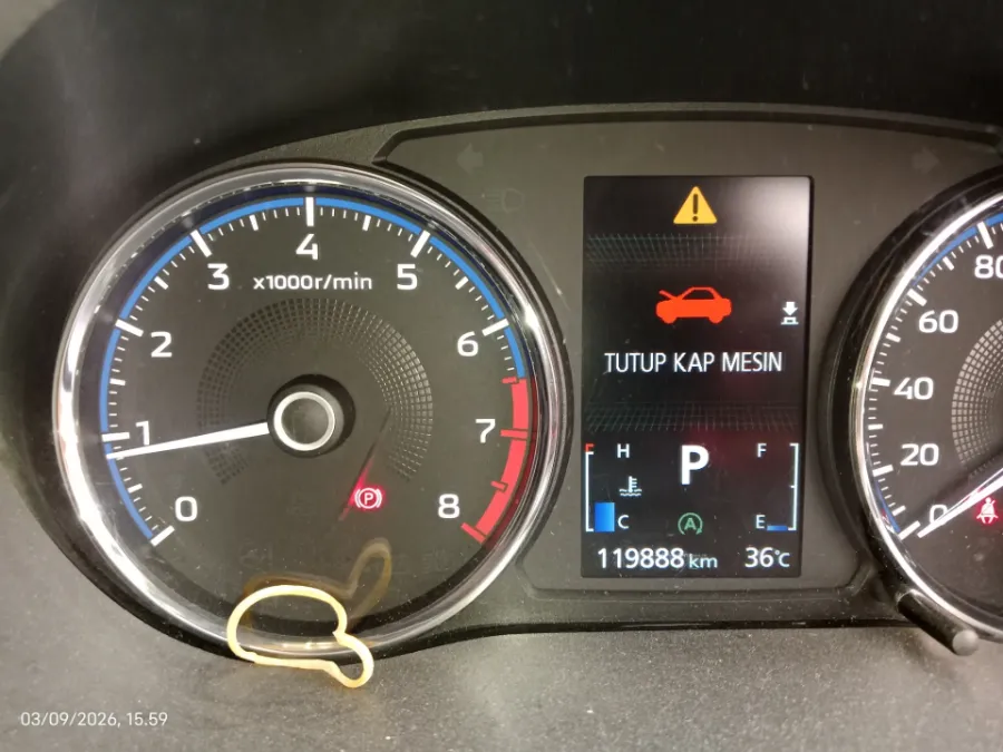 Foto Mobil Bekas Odometer Mitsubishi Xpander 1.5 Cross tahun 2022