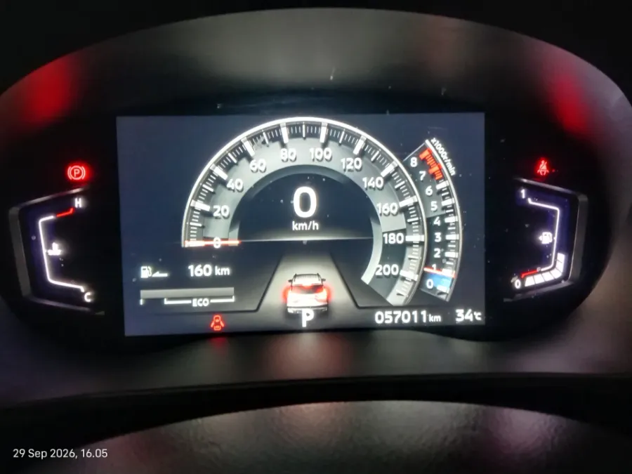 Foto Mobil Bekas Odometer Mitsubishi Xpander 1.5 Cross tahun 2022