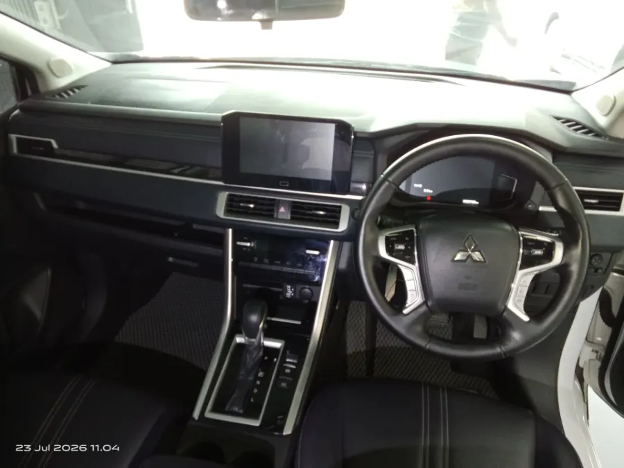 Foto Mobil Bekas Dashboard Mitsubishi Xpander 1.5 Cross tahun 2023