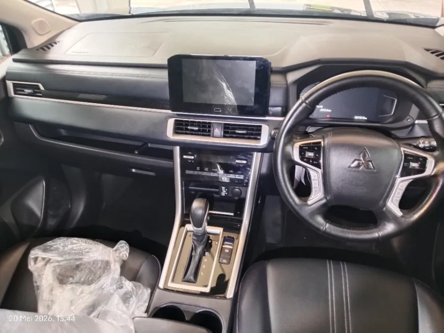 Foto Mobil Bekas Dashboard Mitsubishi Xpander 1.5 Cross tahun 2023
